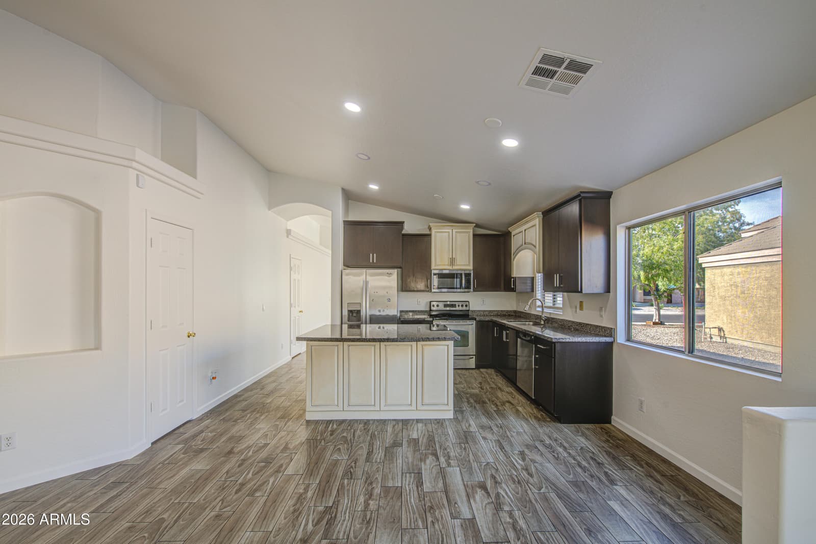 10549 W Magnolia Street, Tolleson, AZ 85353 — photo 6 of 25