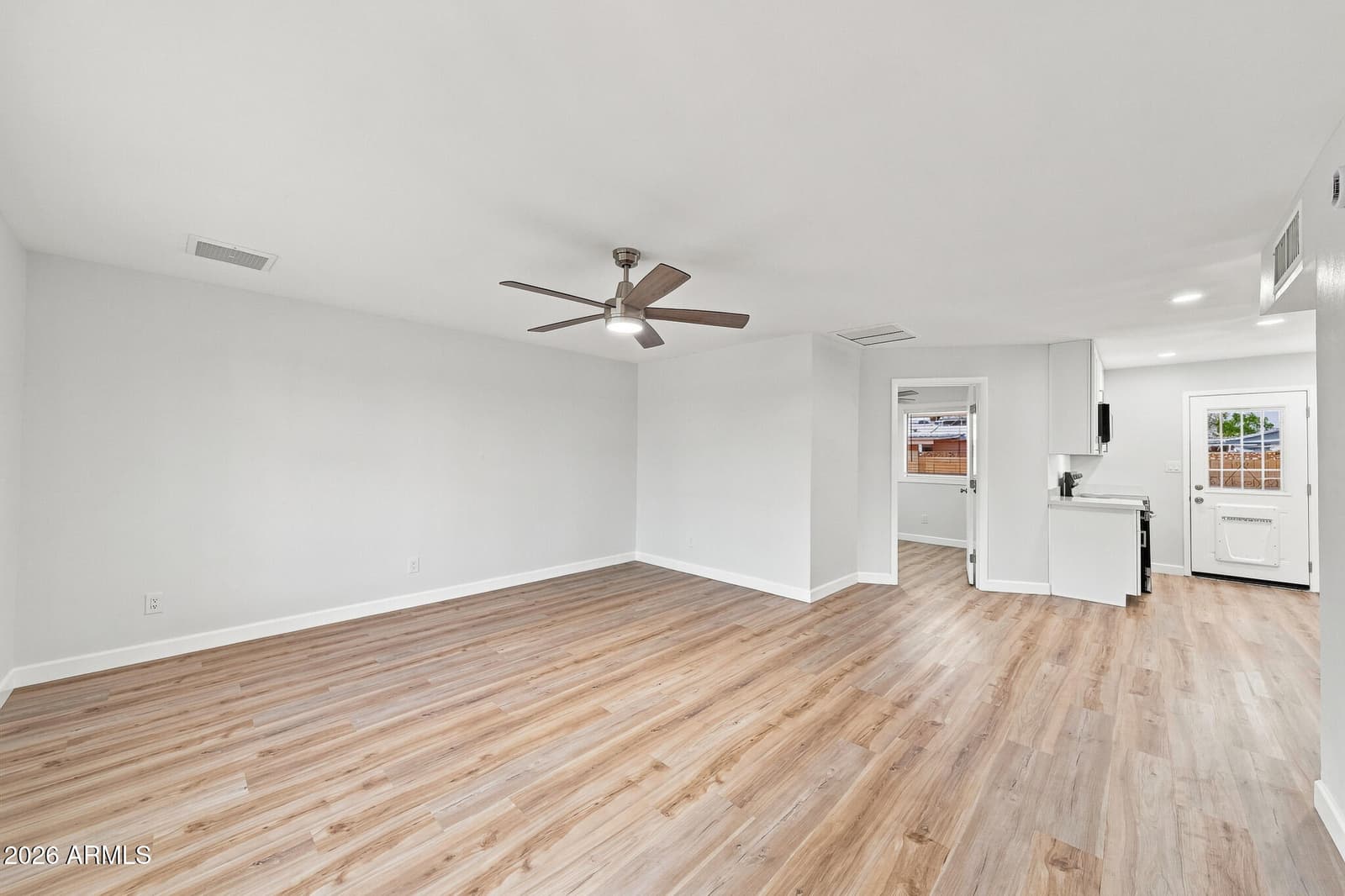 3730 W CACTUS WREN Drive, Phoenix, AZ 85051 — photo 4 of 51