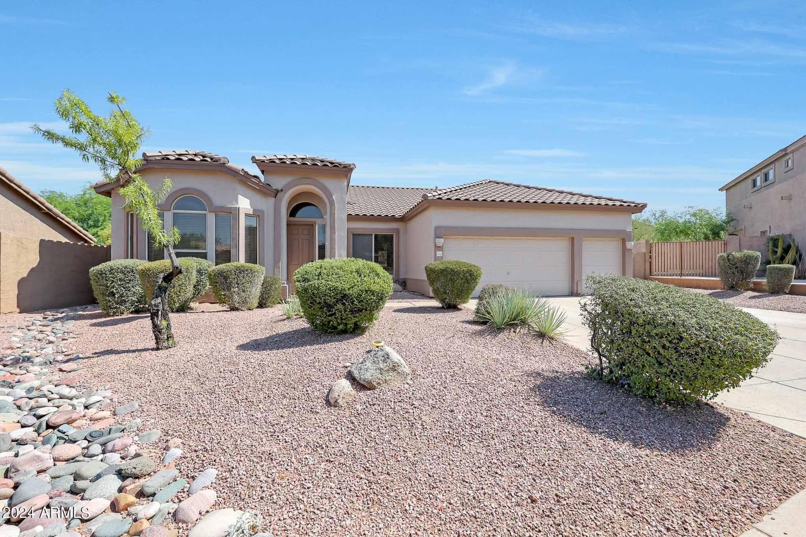7632 E Snowdon Circle, Mesa, AZ 85207 — photo 1 of 42