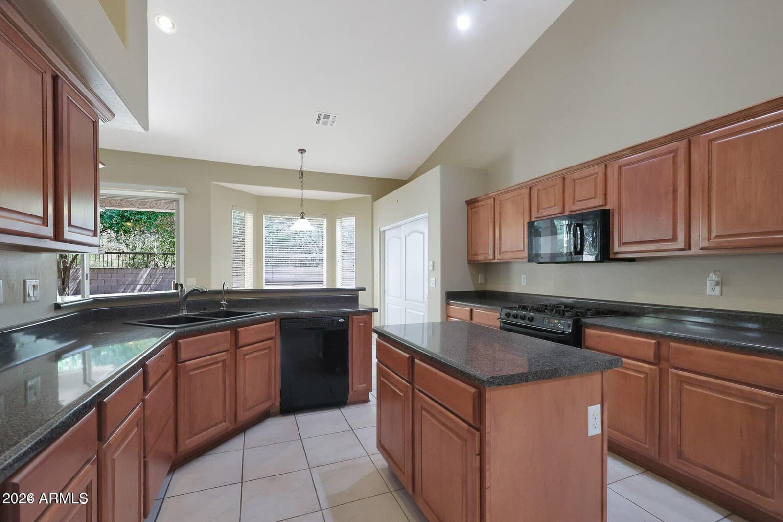7632 E Snowdon Circle, Mesa, AZ 85207 — photo 3 of 42