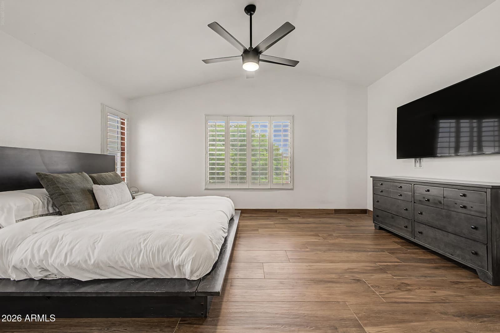 991 N Rush Street, Chandler, AZ 85226 — photo 14 of 32