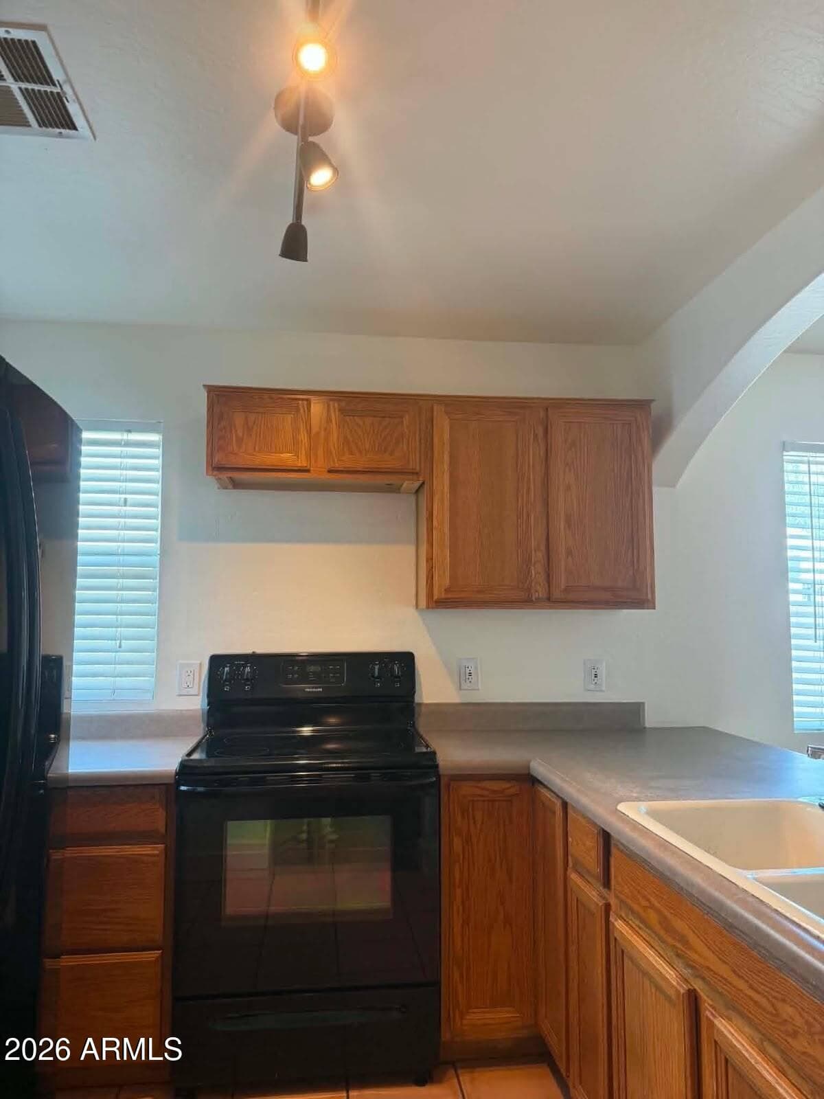 1911 E 36TH Avenue, Apache Junction, AZ 85119 — photo 4 of 16