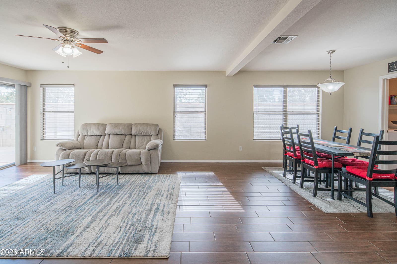 1075 E PARKVIEW Court, Gilbert, AZ 85295 — photo 8 of 37