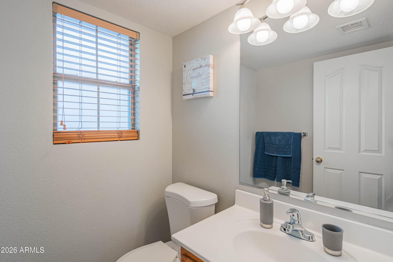 1075 E PARKVIEW Court, Gilbert, AZ 85295 — photo 15 of 37