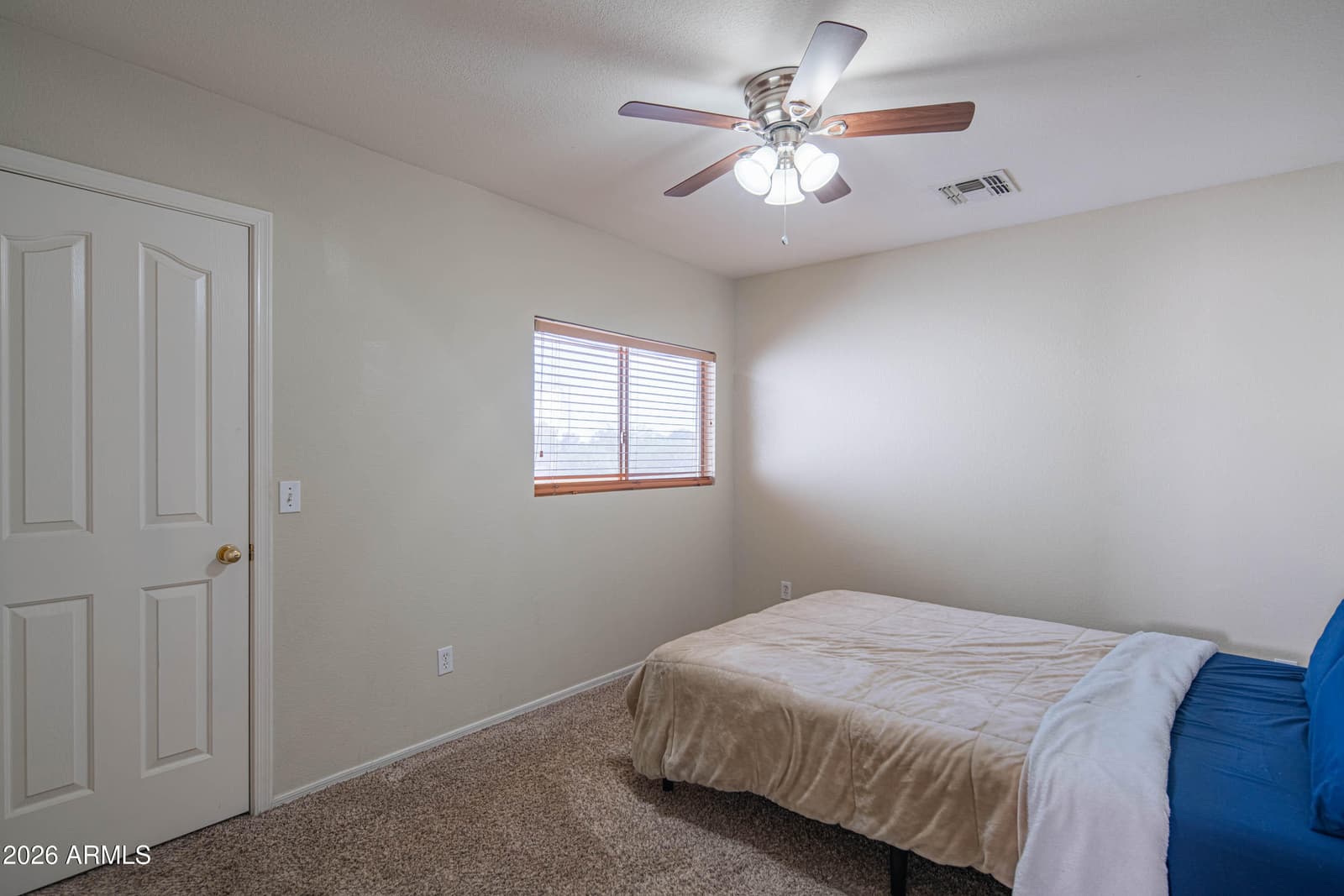 1075 E PARKVIEW Court, Gilbert, AZ 85295 — photo 17 of 37