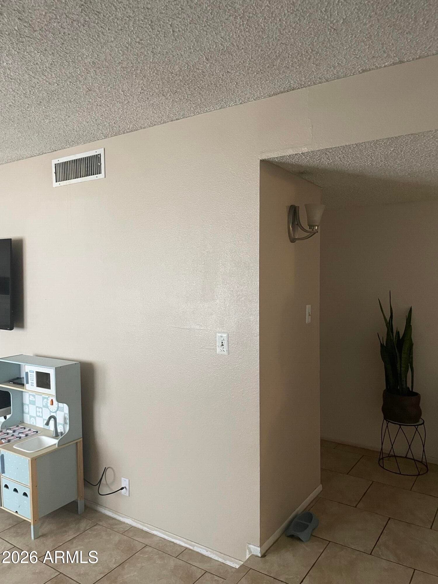4850 N 63RD Lane, Phoenix, AZ 85033 — photo 10 of 36