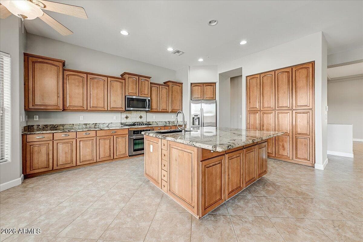 5220 N 180TH Lane, Litchfield Park, AZ 85340 — photo 13 of 50
