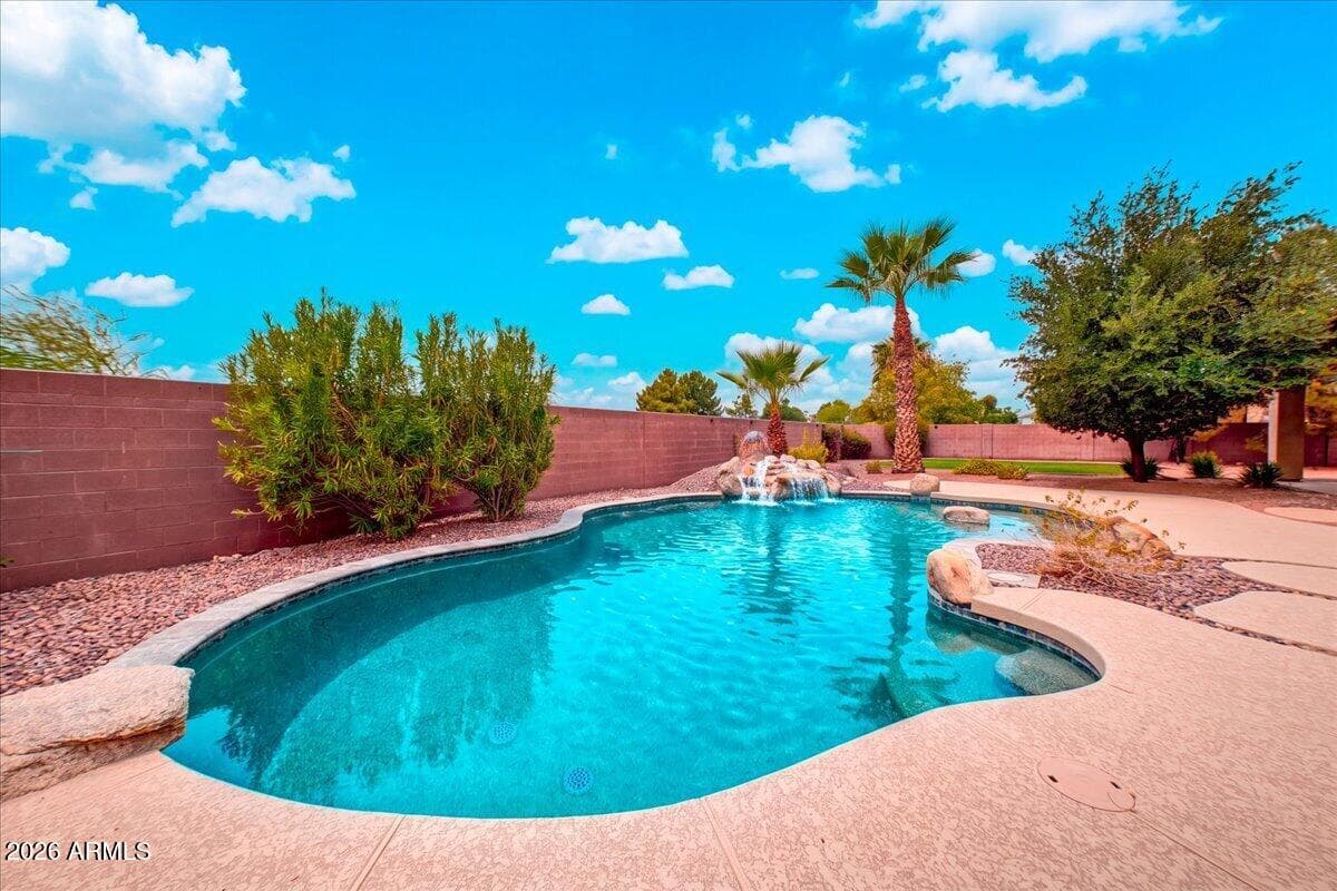 5220 N 180TH Lane, Litchfield Park, AZ 85340 — photo 8 of 50