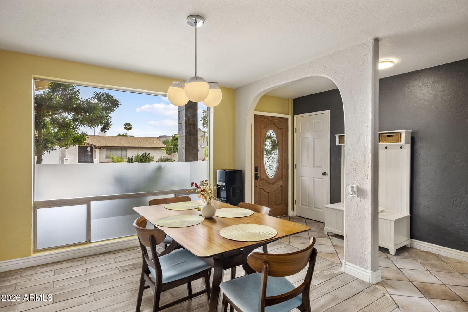 611 E CANTERBURY Lane, Phoenix, AZ 85022 — photo 5 of 33