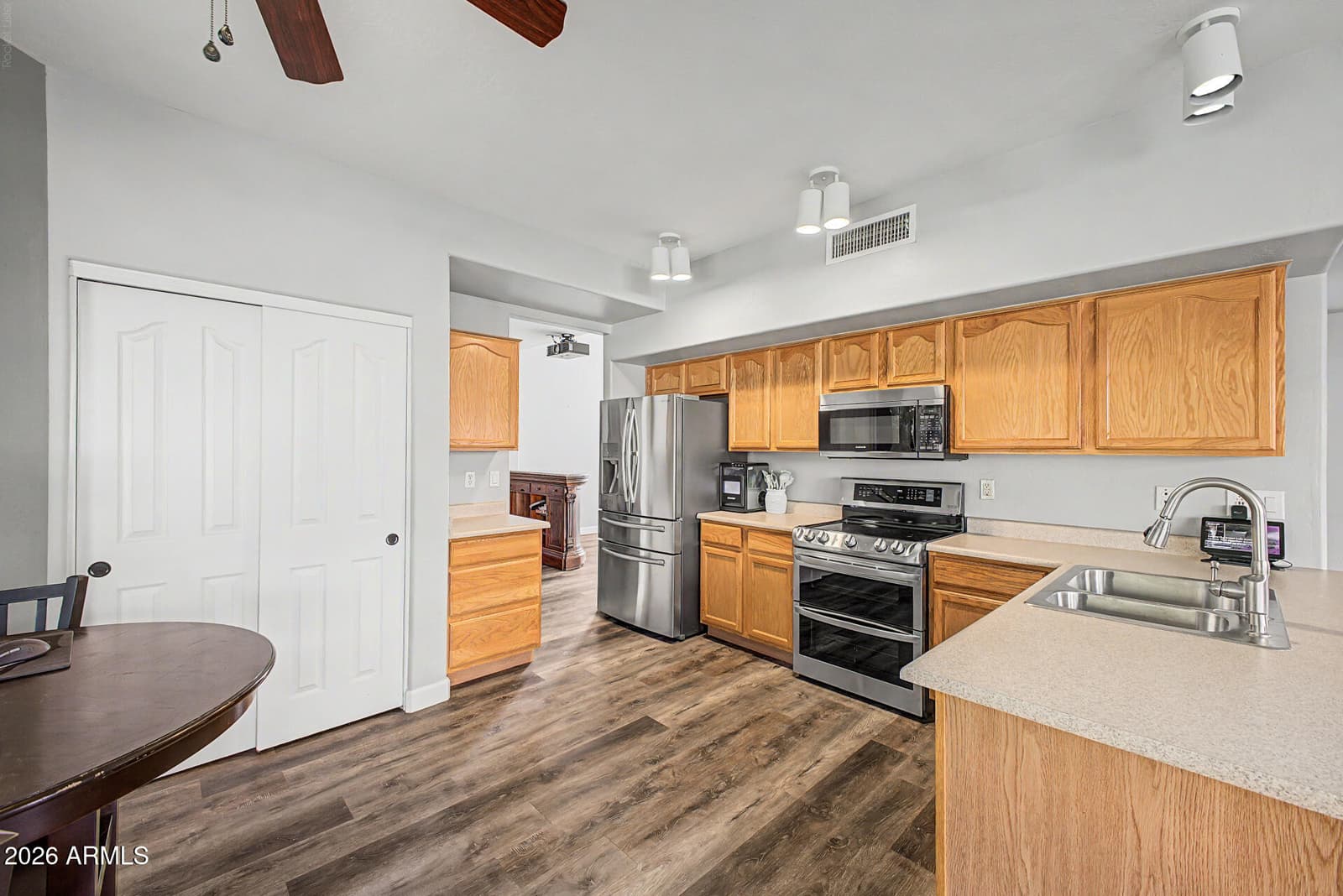 671 W FREMONT Drive, Tempe, AZ 85282 — photo 9 of 28