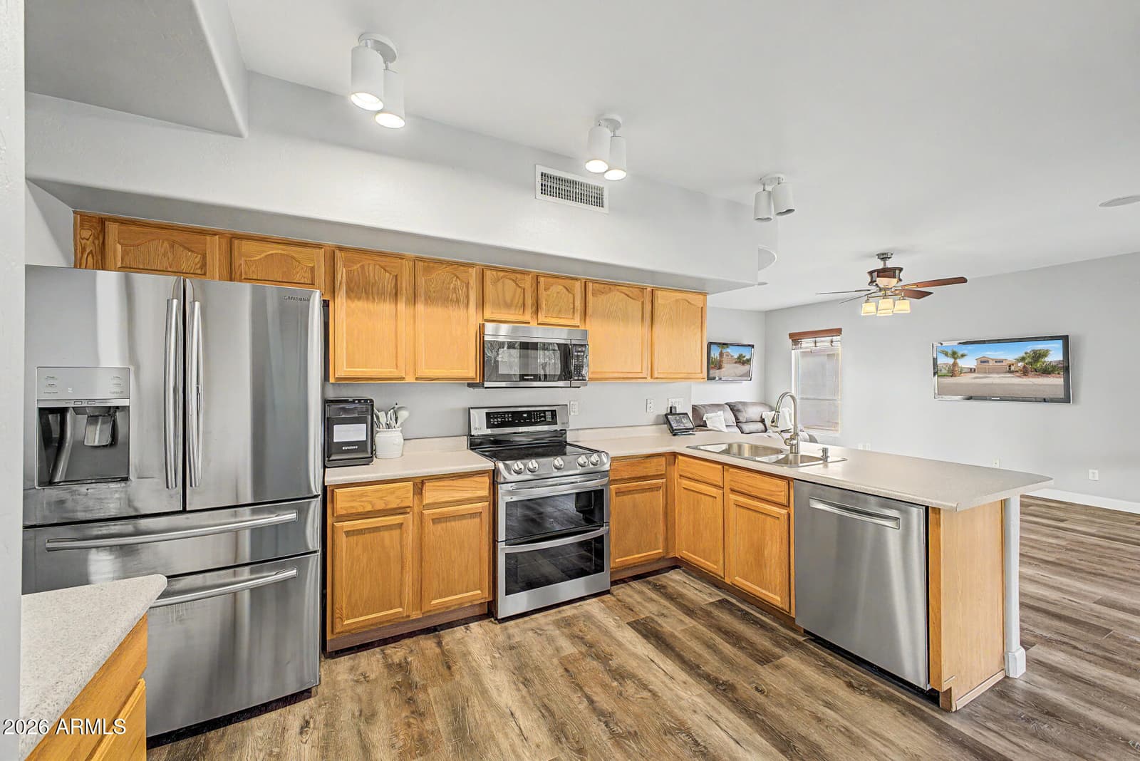 671 W FREMONT Drive, Tempe, AZ 85282 — photo 10 of 28