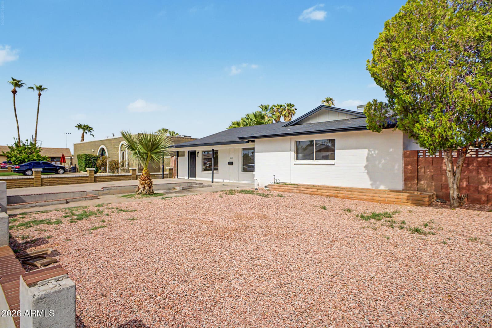 5207 N 39th Drive, Phoenix, AZ 85019 — photo 3 of 31