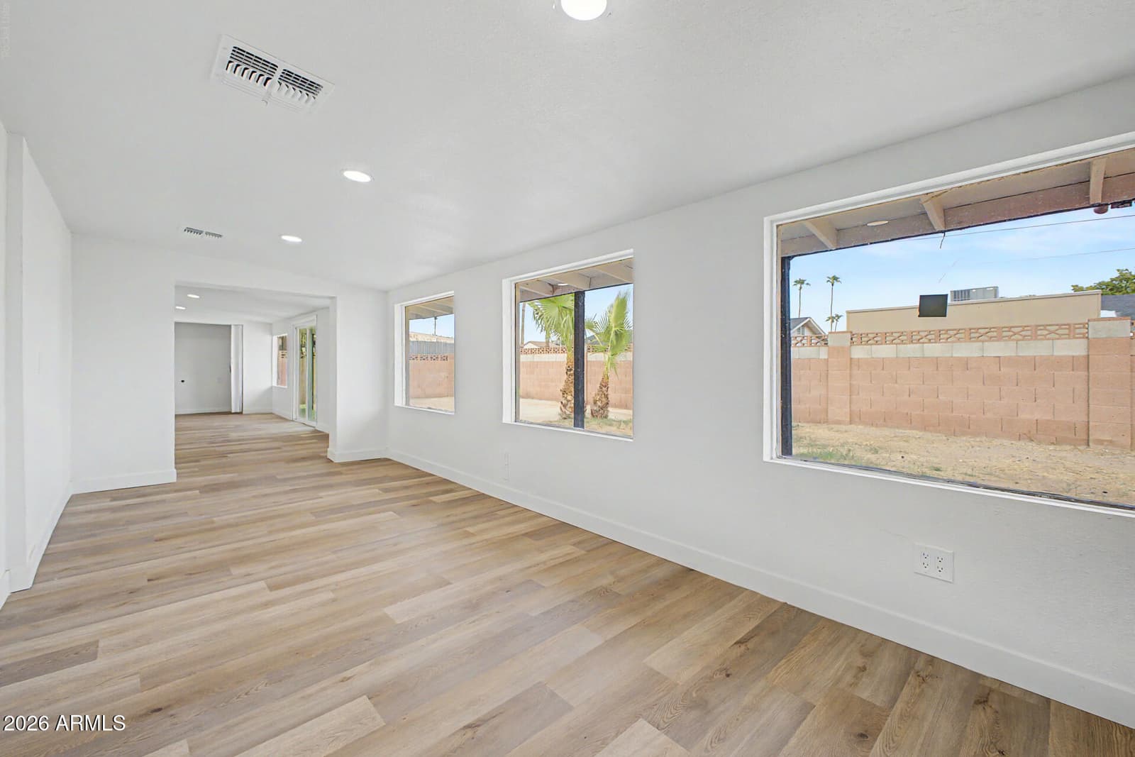 5207 N 39th Drive, Phoenix, AZ 85019 — photo 14 of 31