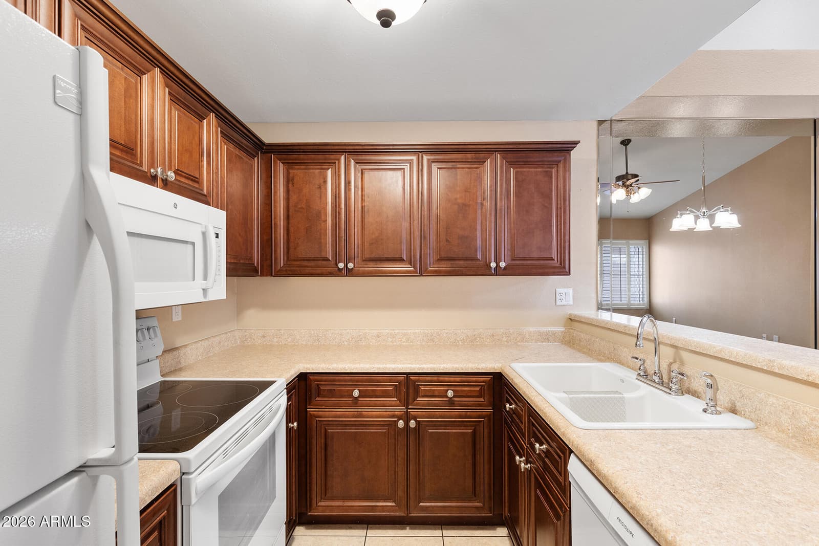 4449 E Vineyard Road, Phoenix, AZ 85042 — photo 7 of 33
