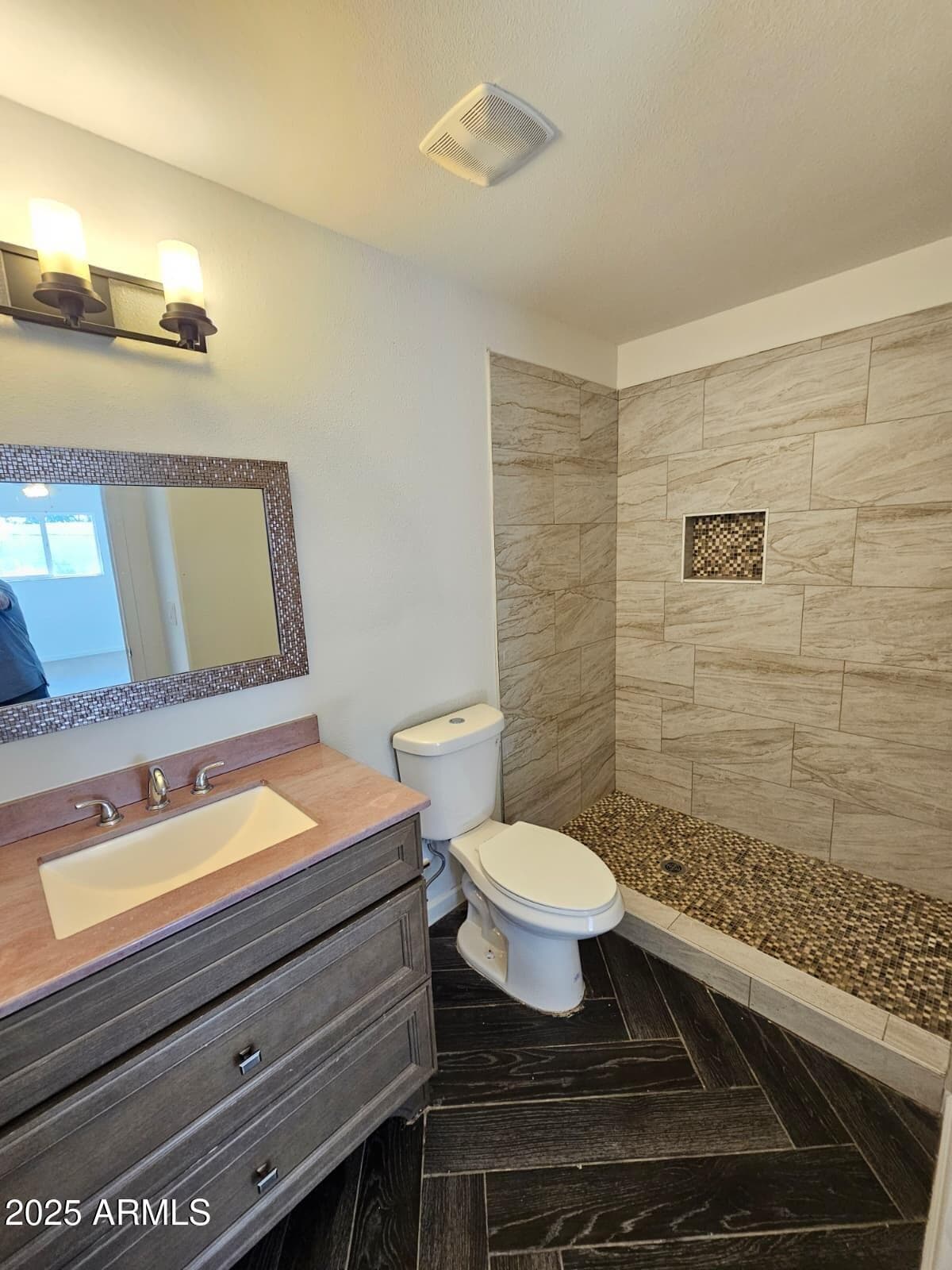 5951 W Glenn Drive, Glendale, AZ 85301 — photo 6 of 30
