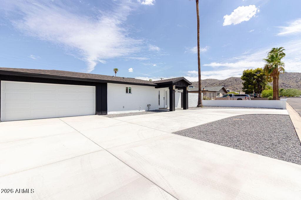 8435 S 16th Place, Phoenix, AZ 85042 — photo 11 of 64