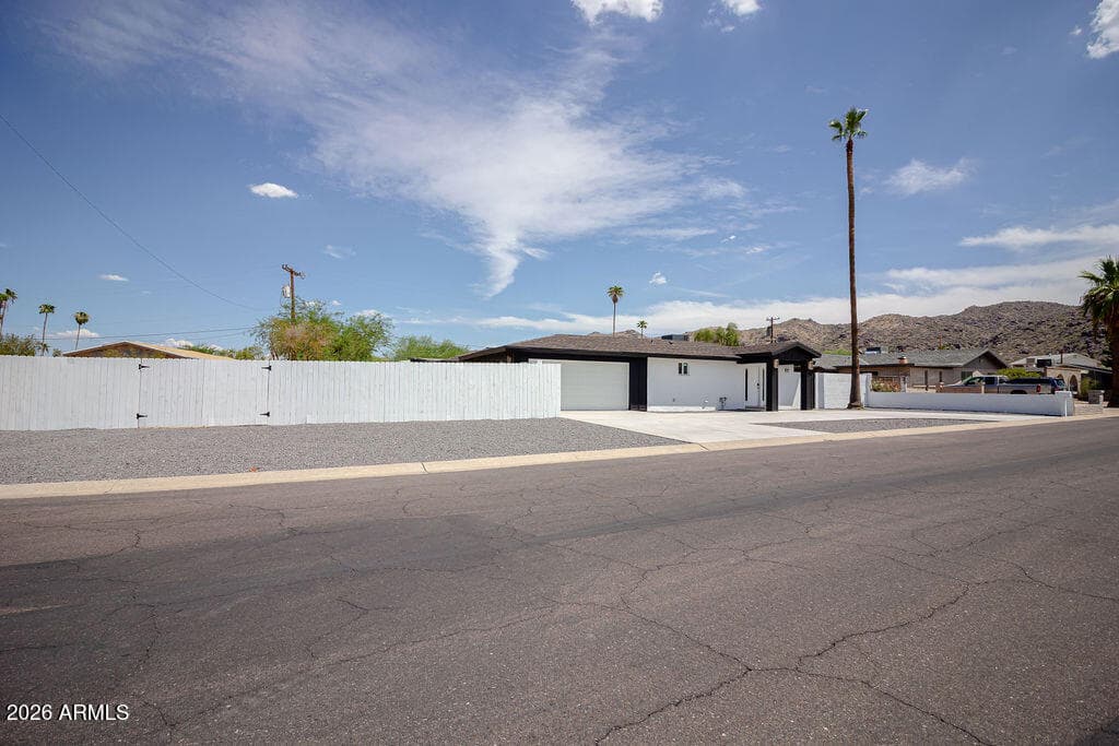 8435 S 16th Place, Phoenix, AZ 85042 — photo 14 of 64