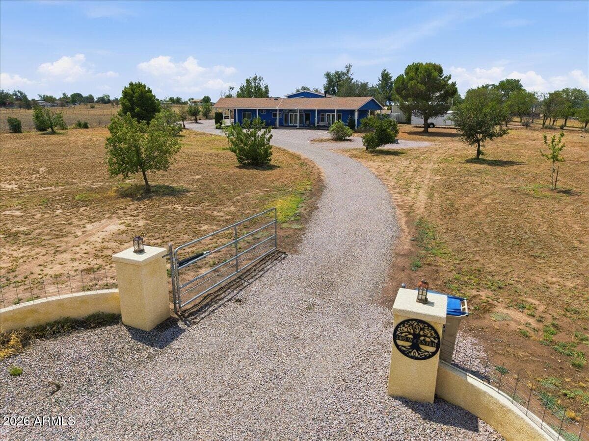 2405 W Center Street, Chino Valley, AZ 86323 — photo 4 of 39