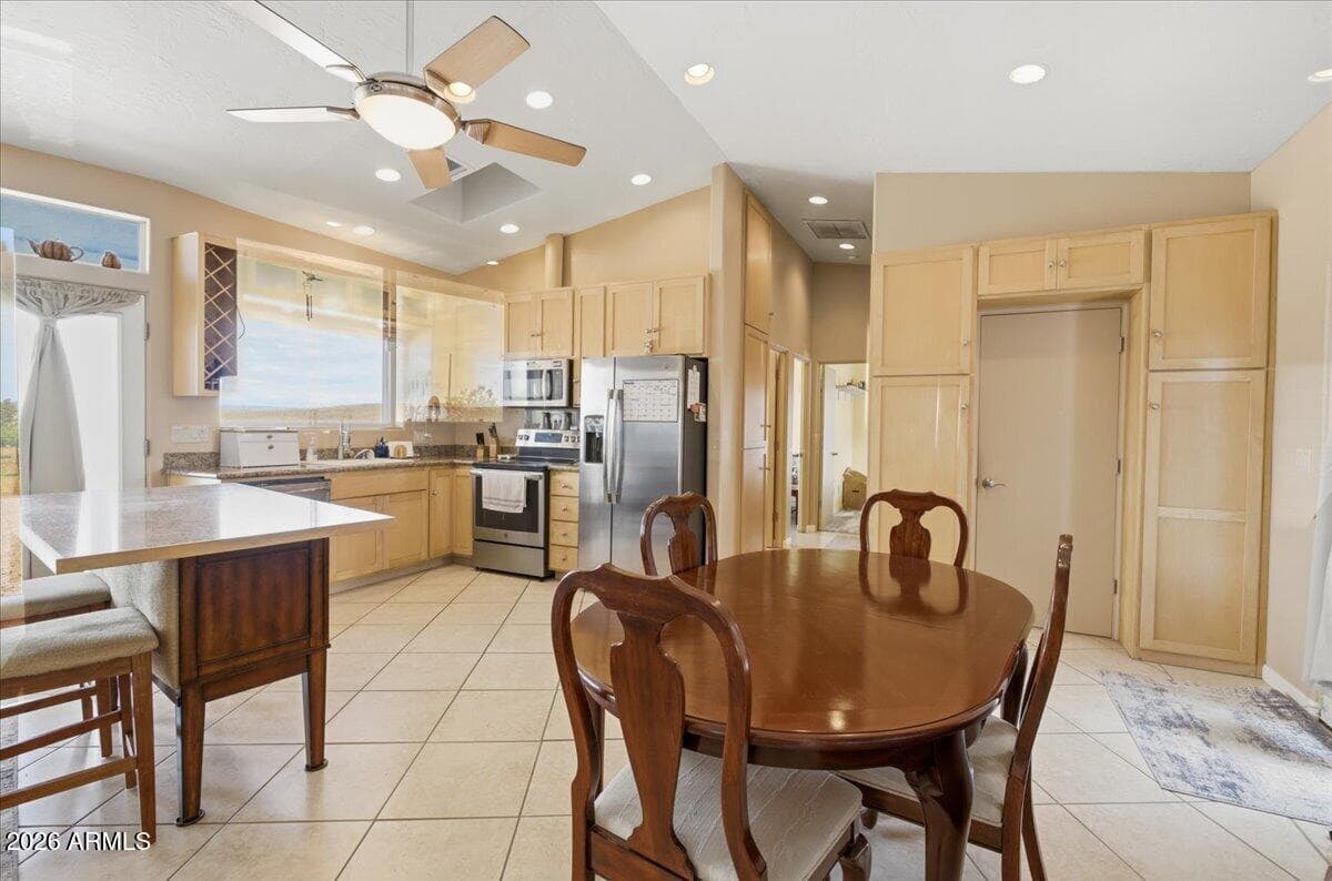 2405 W Center Street, Chino Valley, AZ 86323 — photo 8 of 39