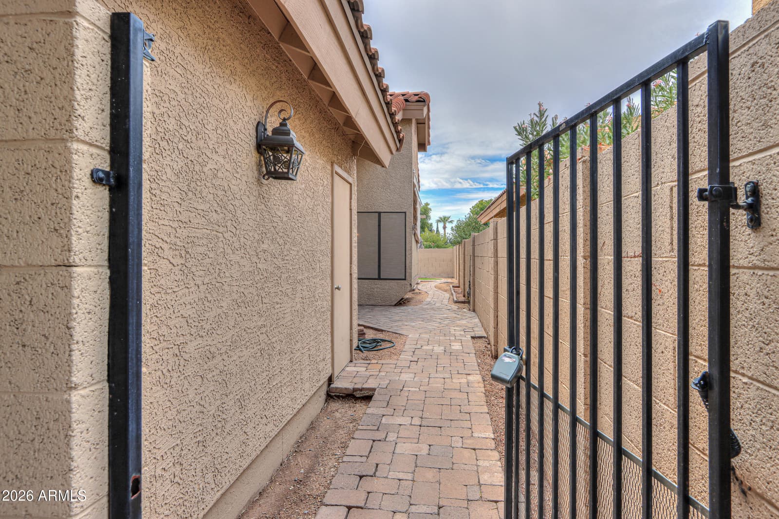 2337 W Shawnee Drive, Chandler, AZ 85224 — photo 3 of 42