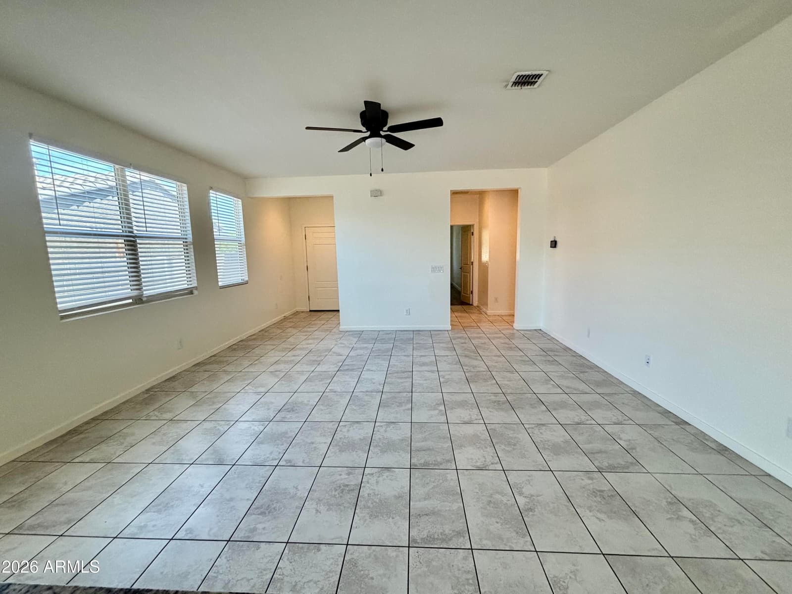 10231 W Southgate Avenue, Tolleson, AZ 85353 — photo 4 of 31