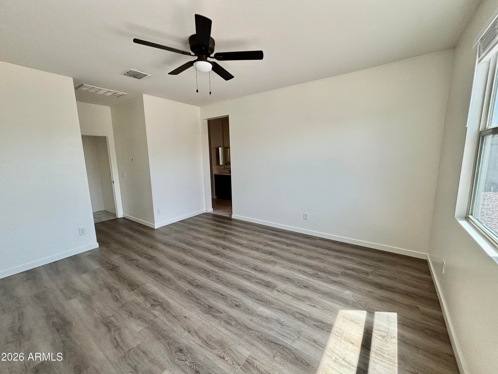 10231 W Southgate Avenue, Tolleson, AZ 85353 — photo 8 of 31