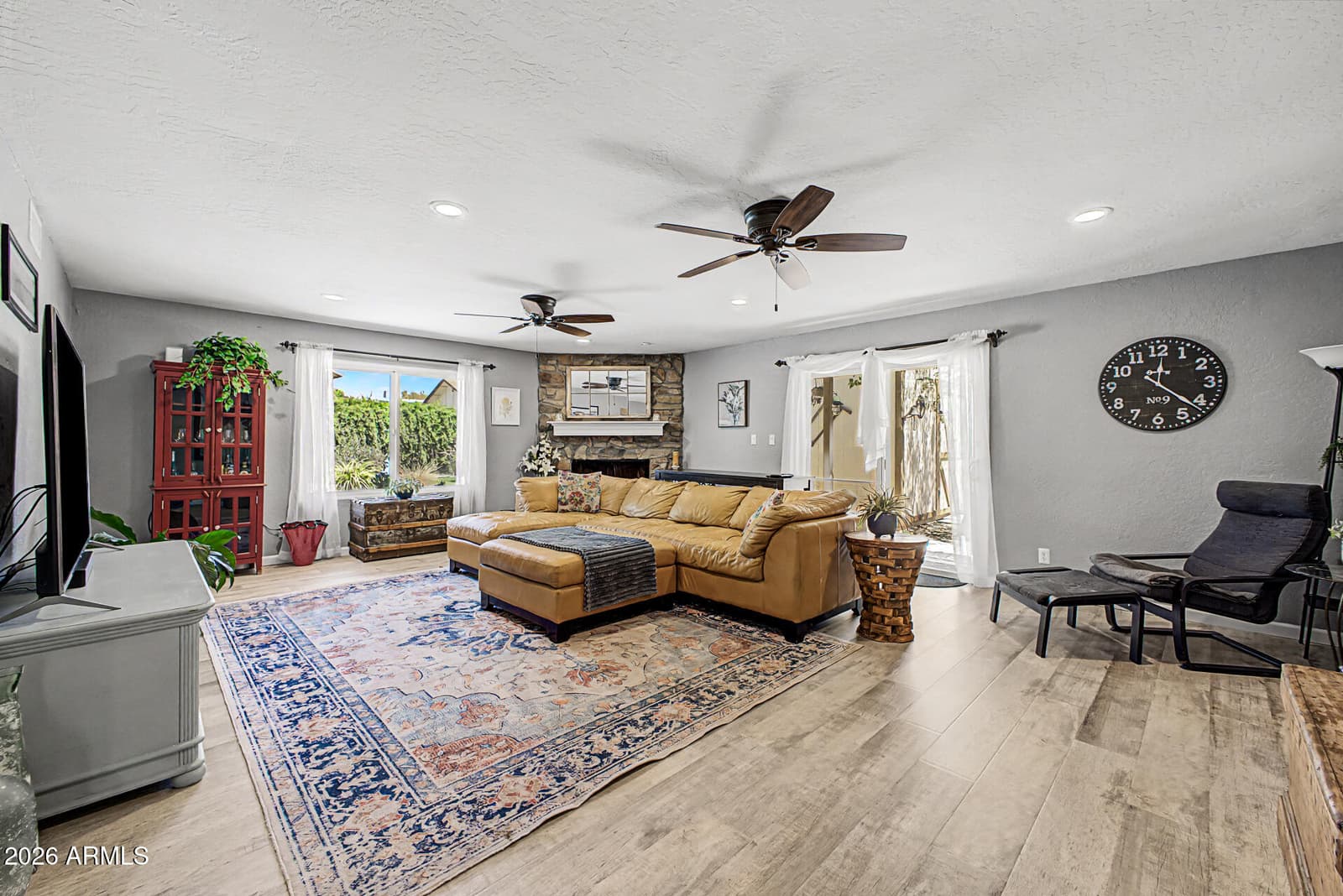 3960 W Glenaire Drive, Phoenix, AZ 85053 — photo 10 of 38
