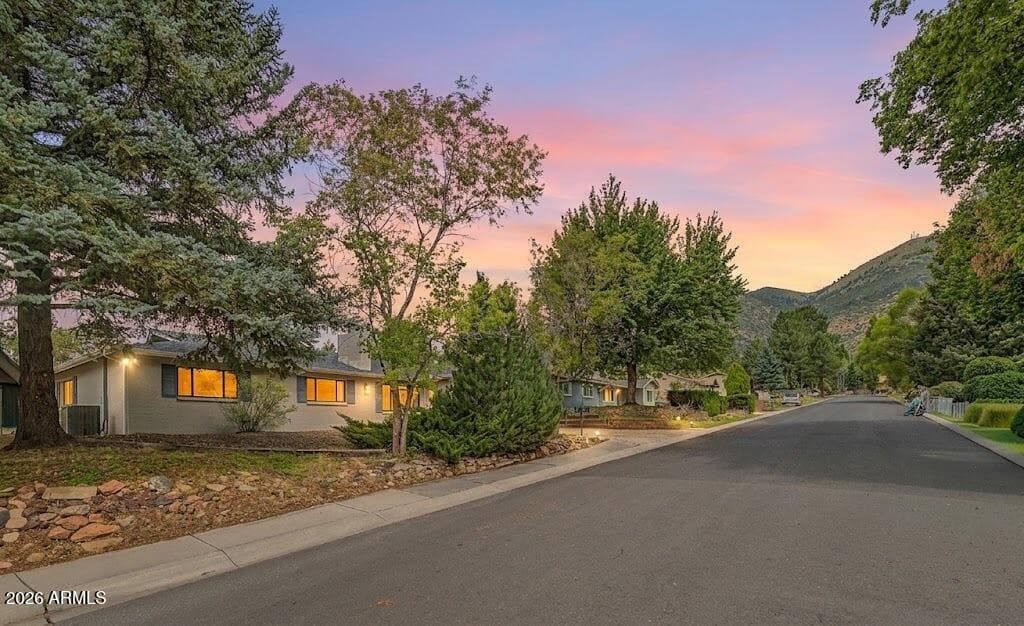 3207 N Manor Road, Flagstaff, AZ 86004 — photo 2 of 31