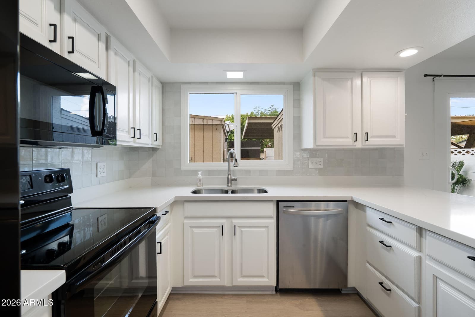 8548 E McDonald Drive, Scottsdale, AZ 85250 — photo 5 of 25