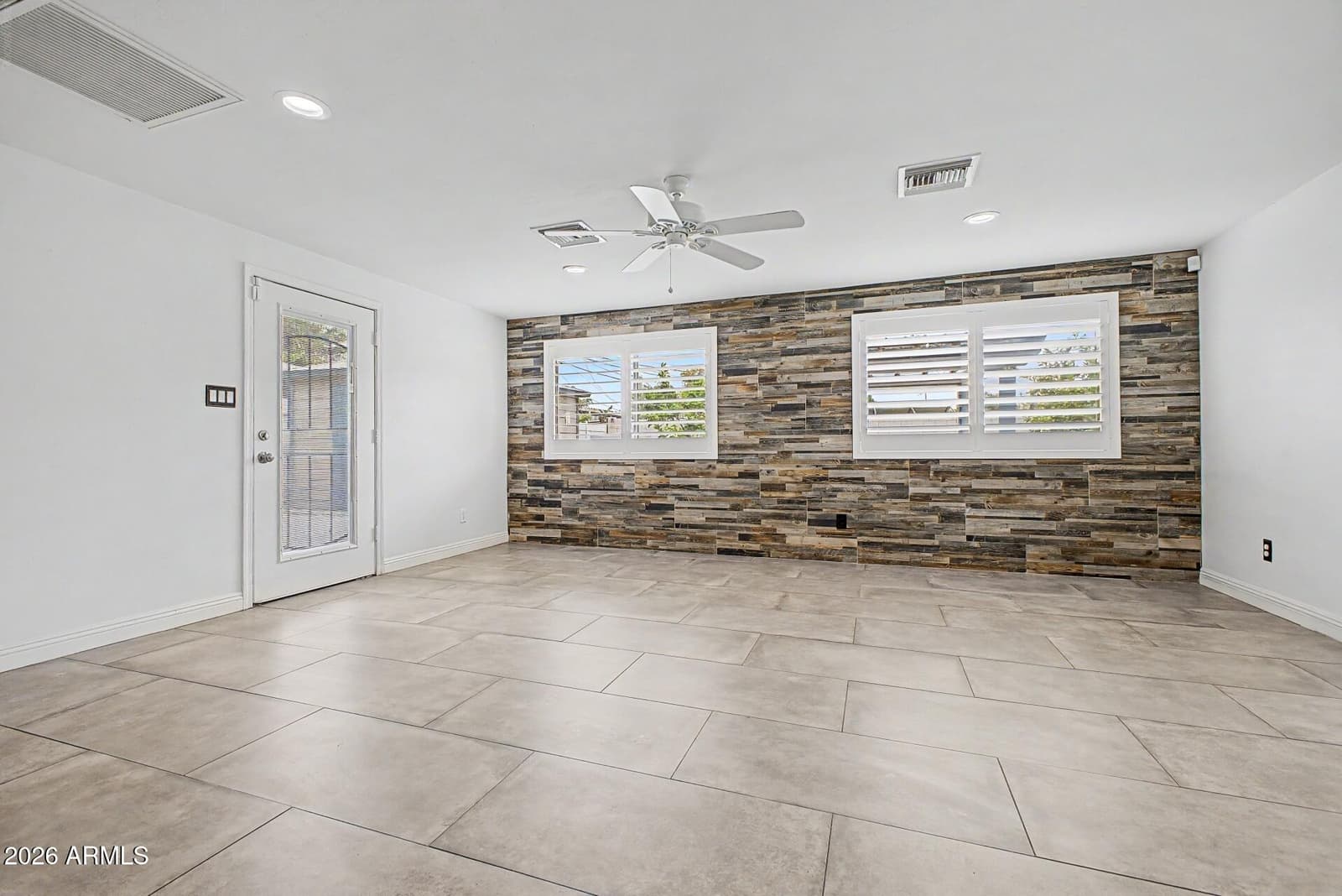 5835 N 16th Place, Phoenix, AZ 85016 — photo 9 of 44