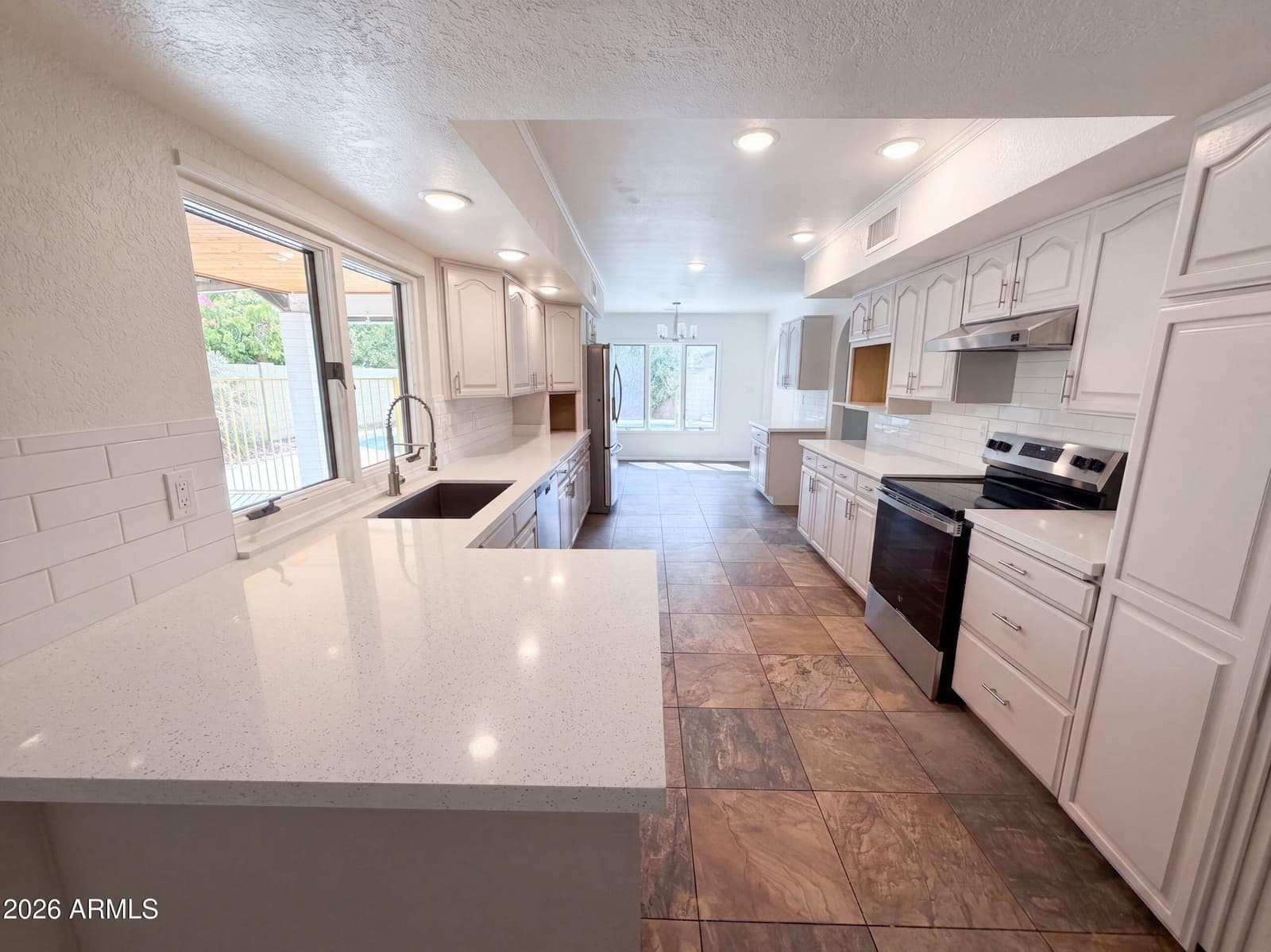 3151 W Kings Avenue, Phoenix, AZ 85053 — photo 2 of 31