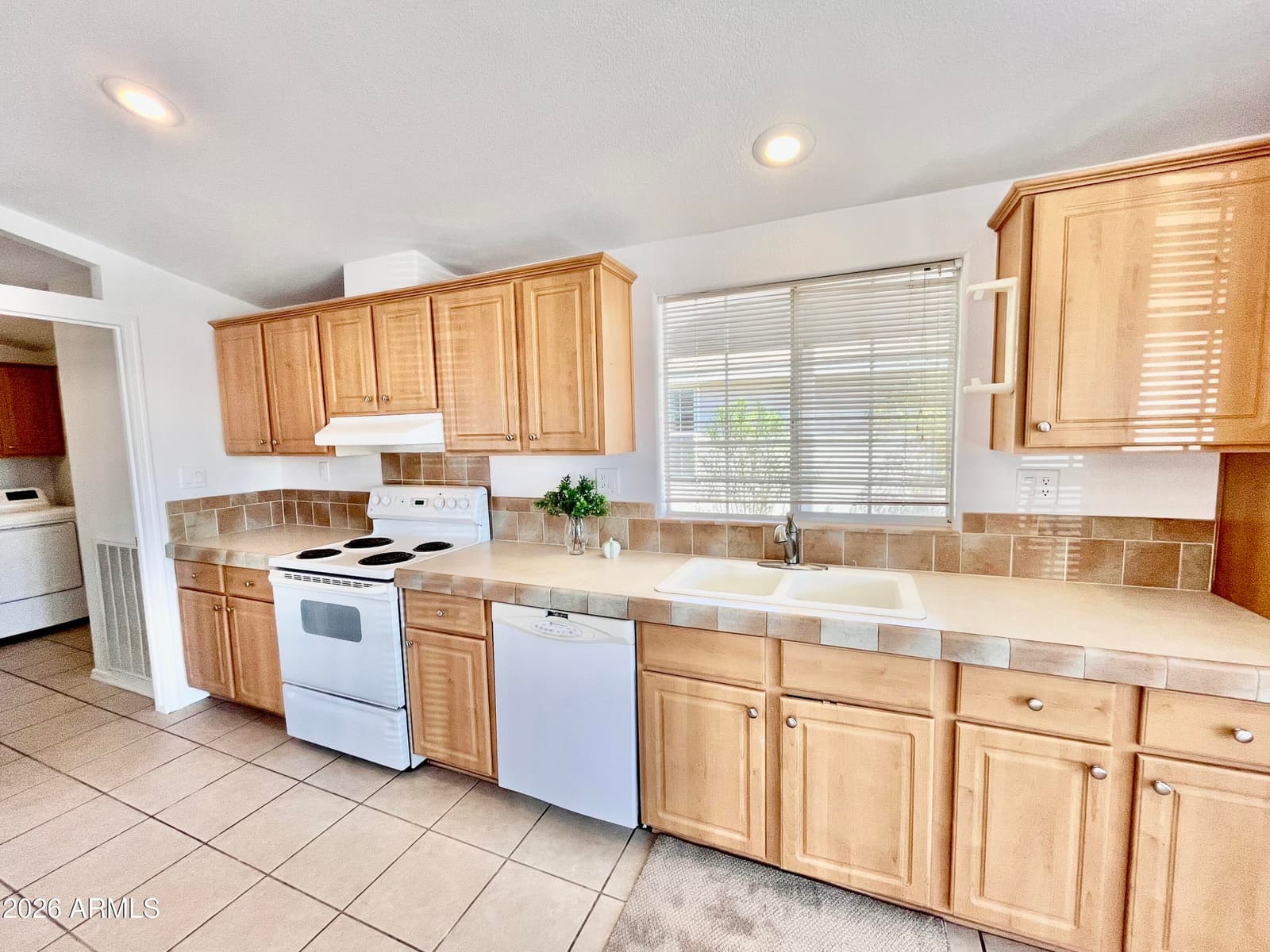 10960 N 67th Avenue 94, Glendale, AZ 85304 — photo 4 of 27