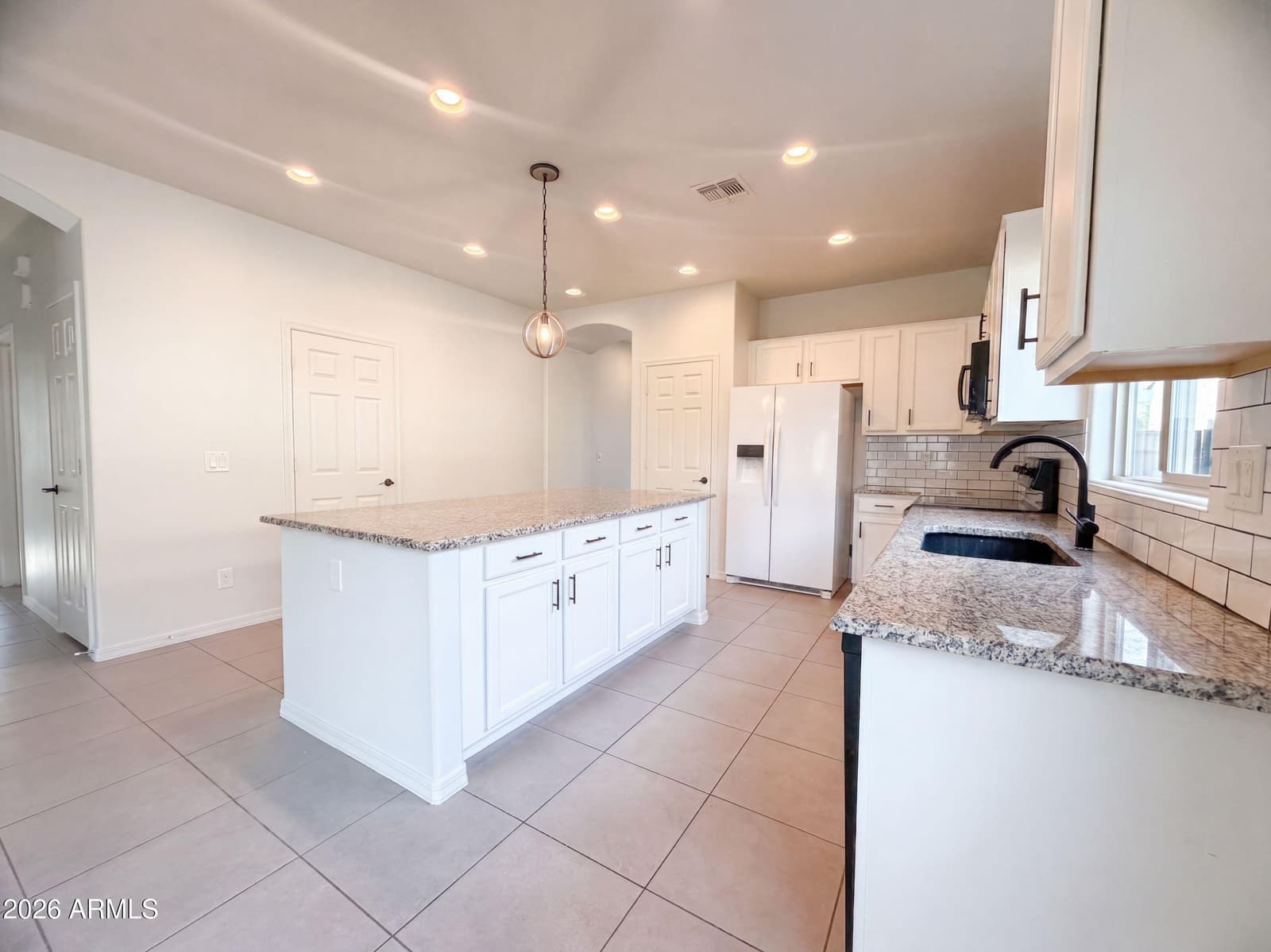 810 W Whistling Thorn Avenue, San Tan Valley, AZ 85140 — photo 6 of 17