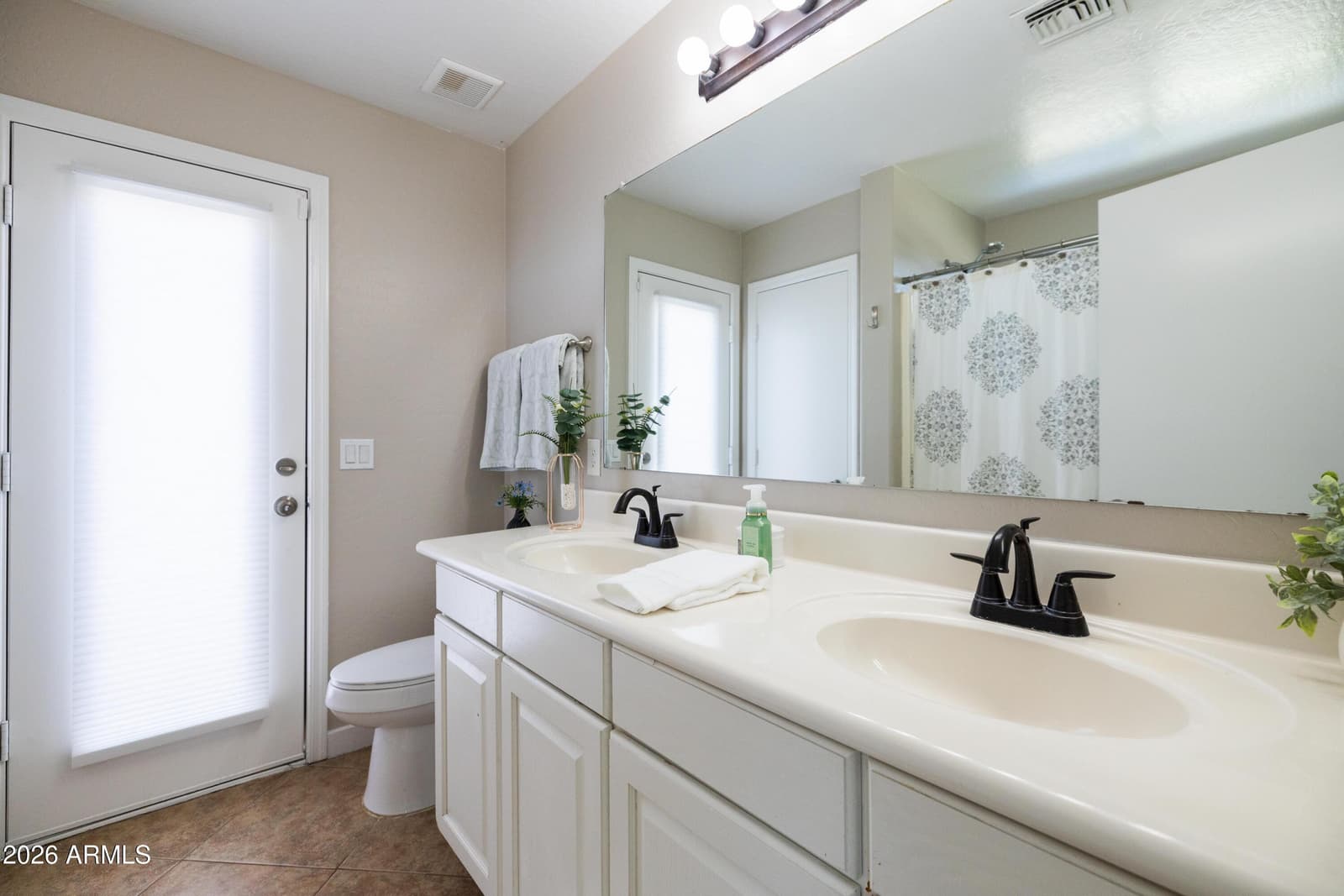 3226 W Alta Vista Road, Phoenix, AZ 85041 — photo 14 of 29