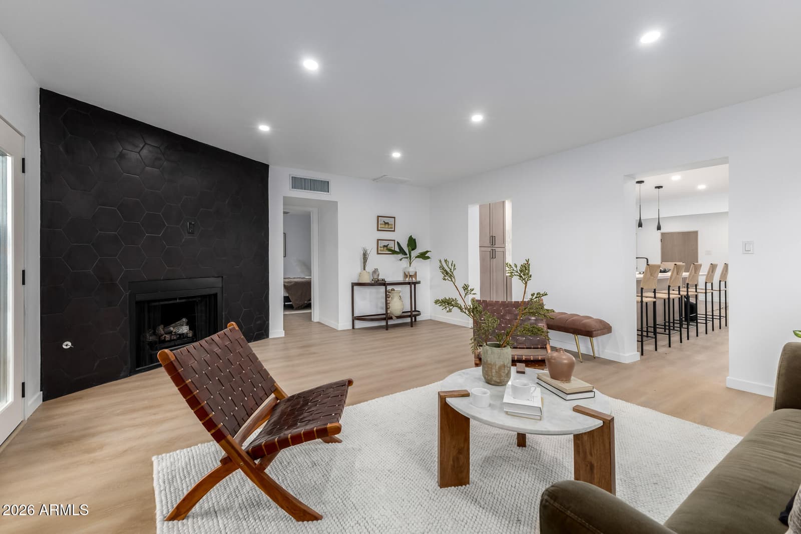 3321 N 17th Drive, Phoenix, AZ 85015 — photo 4 of 95