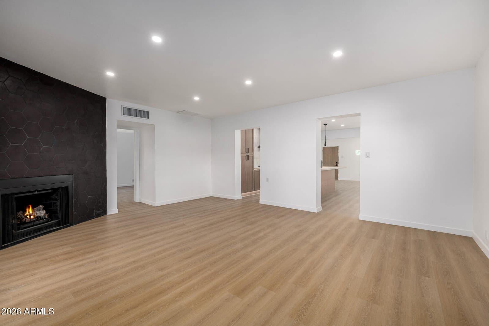 3321 N 17th Drive, Phoenix, AZ 85015 — photo 13 of 95
