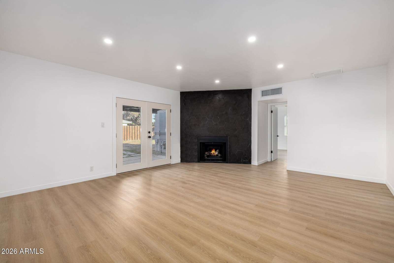 3321 N 17th Drive, Phoenix, AZ 85015 — photo 14 of 95