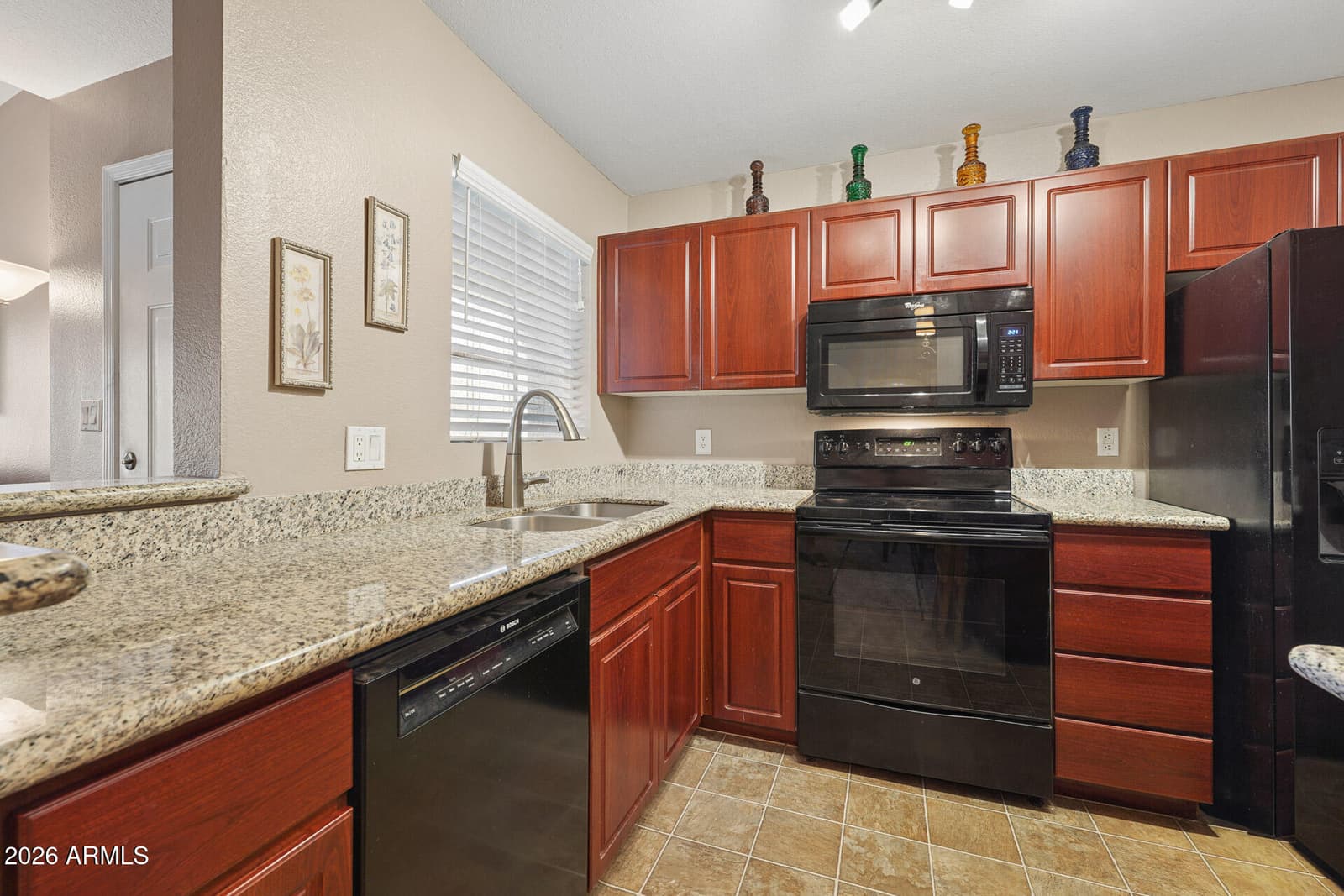 1880 E Morten Avenue 214, Phoenix, AZ 85020 — photo 9 of 22