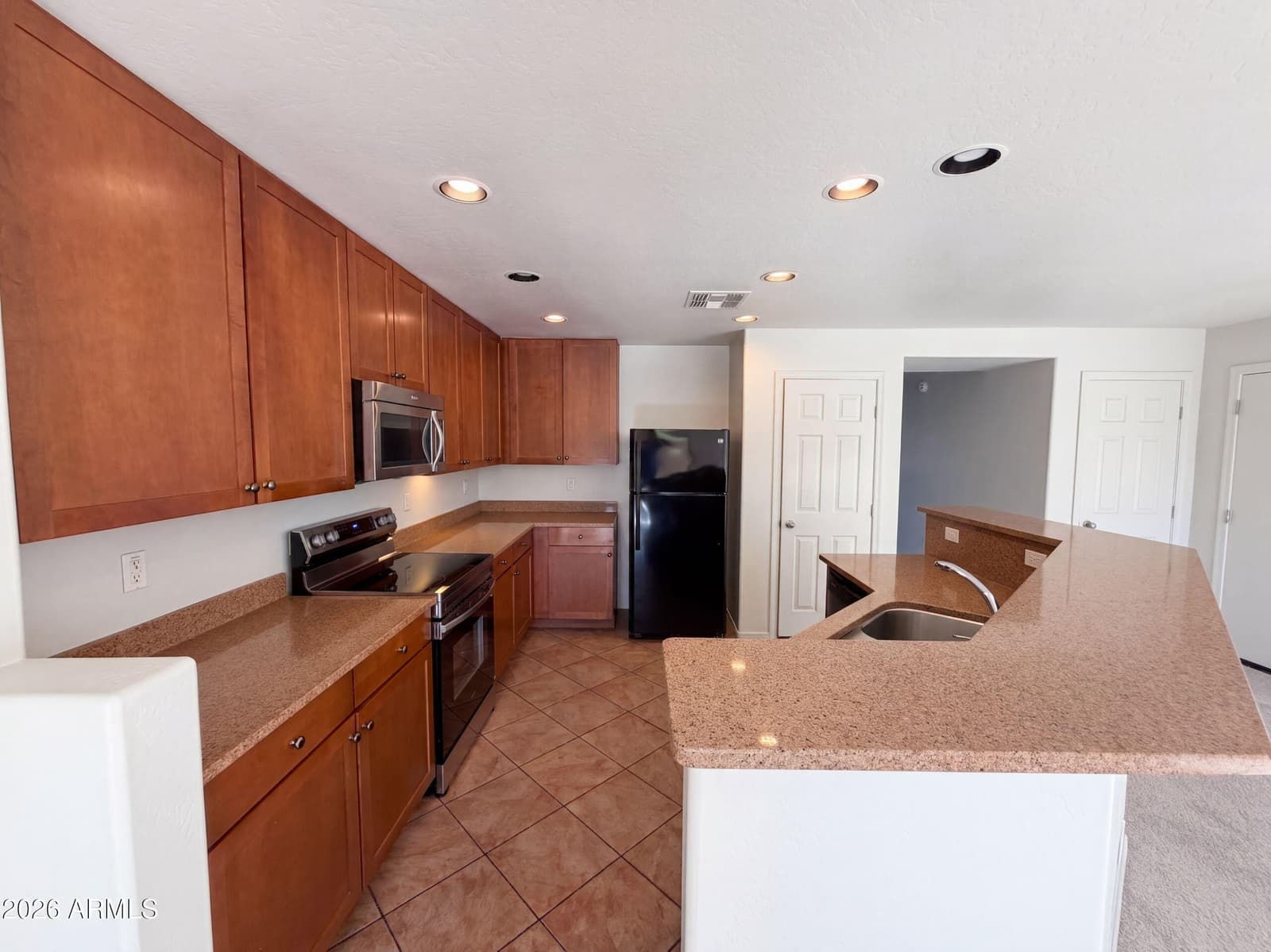 8537 N 63rd Drive, Glendale, AZ 85302 — photo 2 of 34