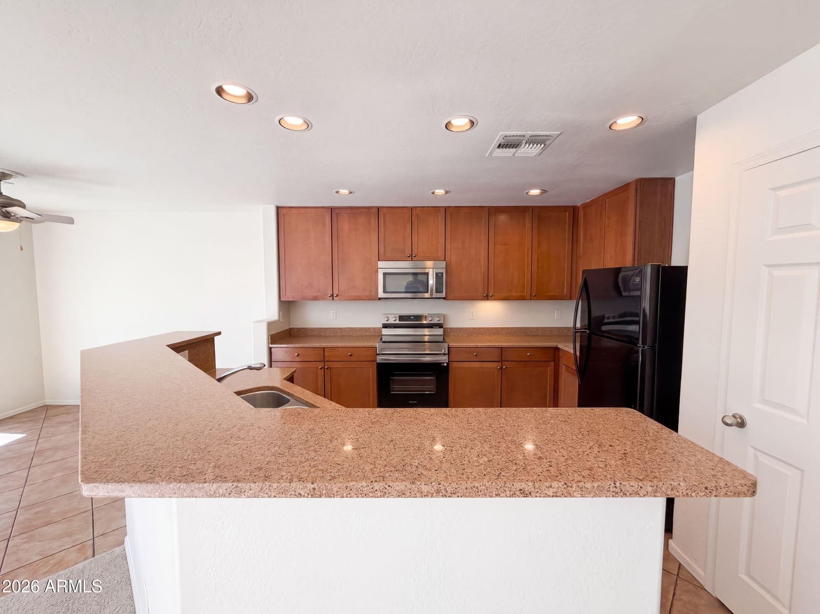8537 N 63rd Drive, Glendale, AZ 85302 — photo 12 of 34