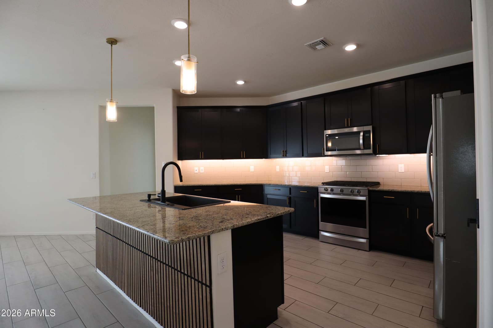 2413 W Sunland Avenue, Phoenix, AZ 85041 — photo 12 of 62