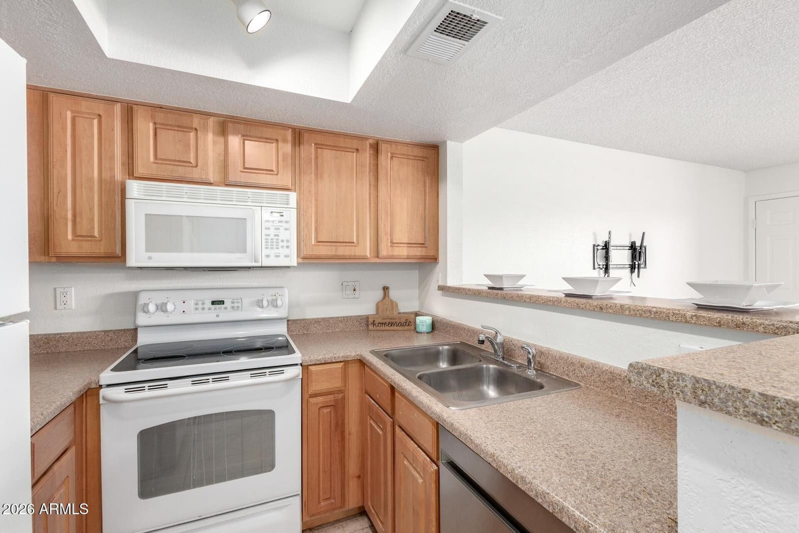 3601 W Tierra Buena Lane 227, Phoenix, AZ 85053 — photo 11 of 27
