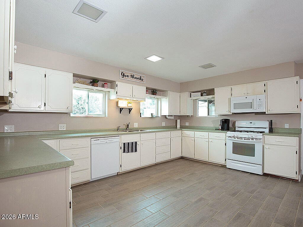 2891 E Adams, Show Low, AZ 85901 — photo 19 of 71