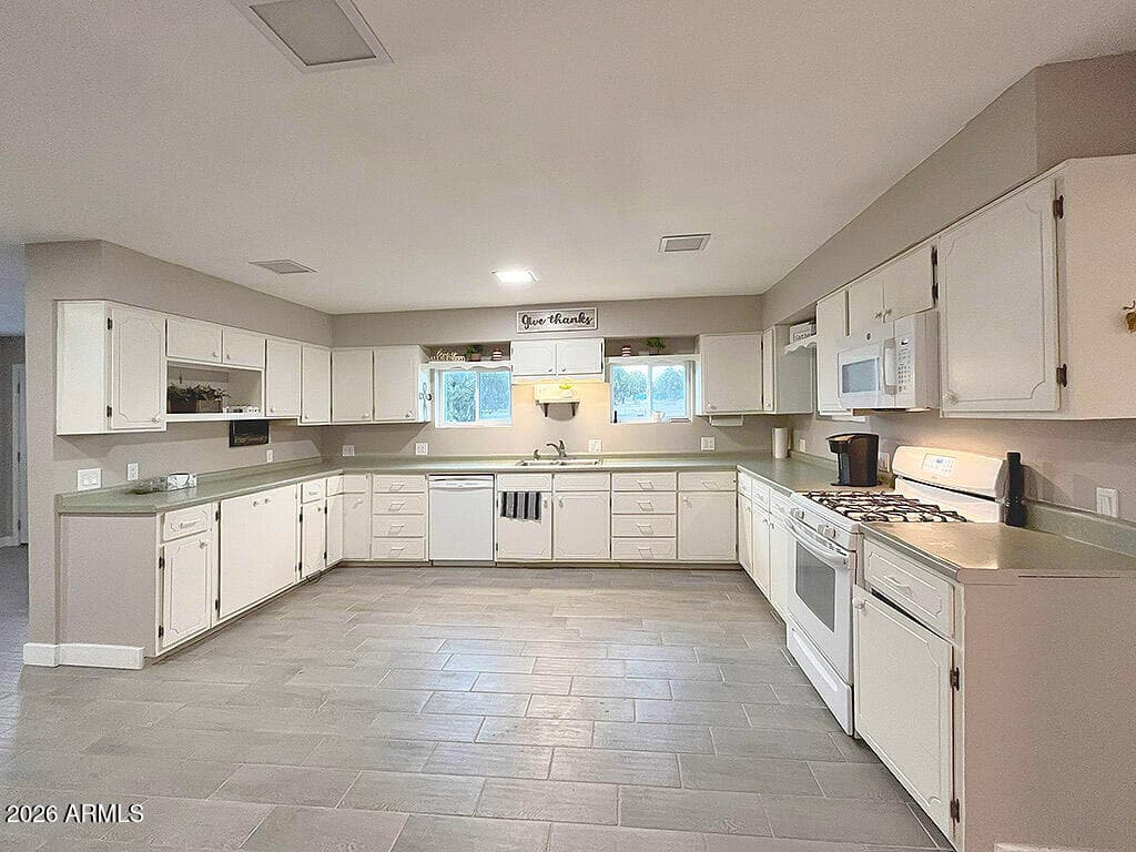2891 E Adams, Show Low, AZ 85901 — photo 20 of 71