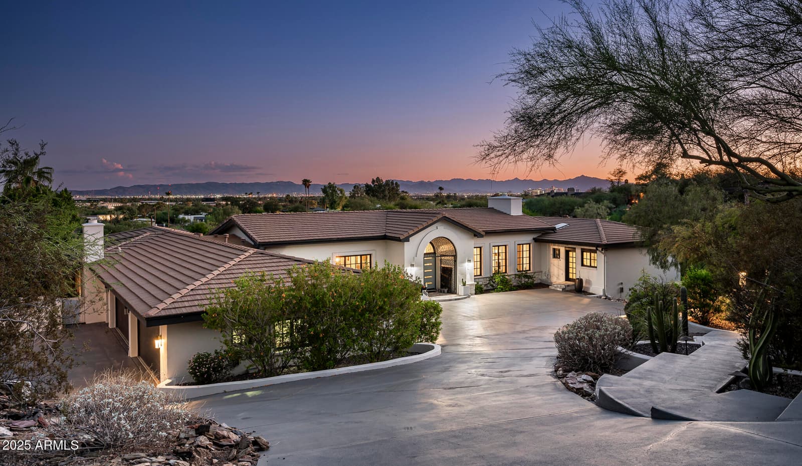 3977 E Paradise View Drive, Paradise Valley, AZ 85253 — photo 14 of 46