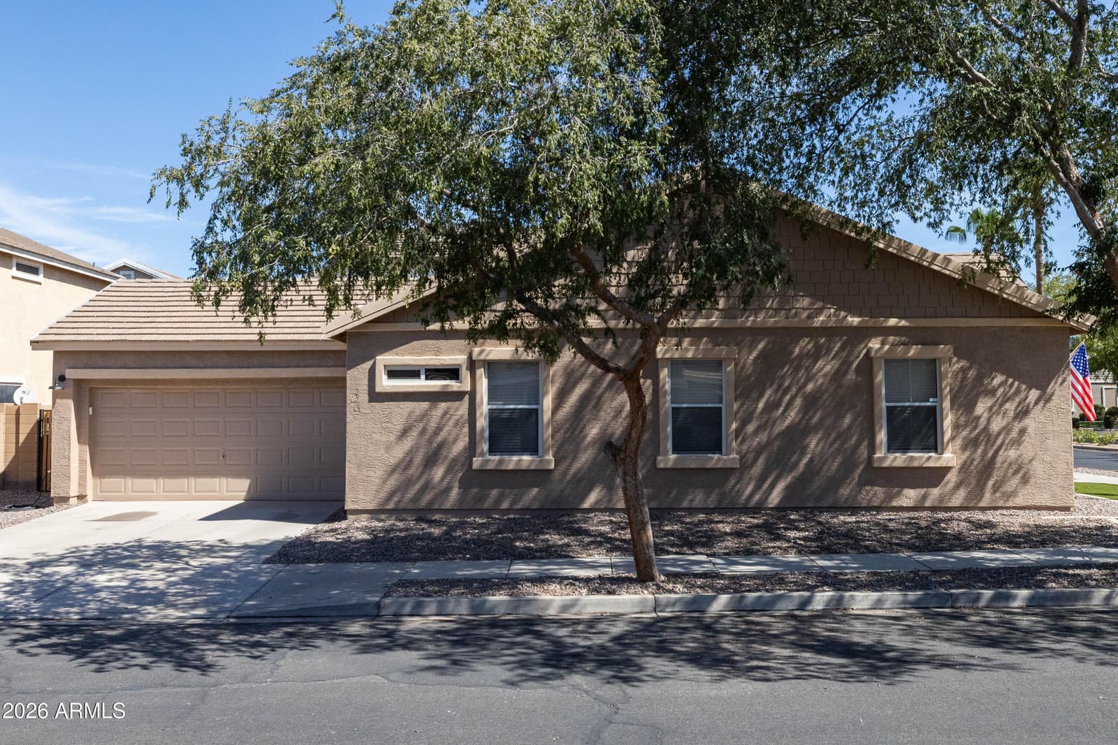 2242 S Barrington, Mesa, AZ 85209 — photo 2 of 34
