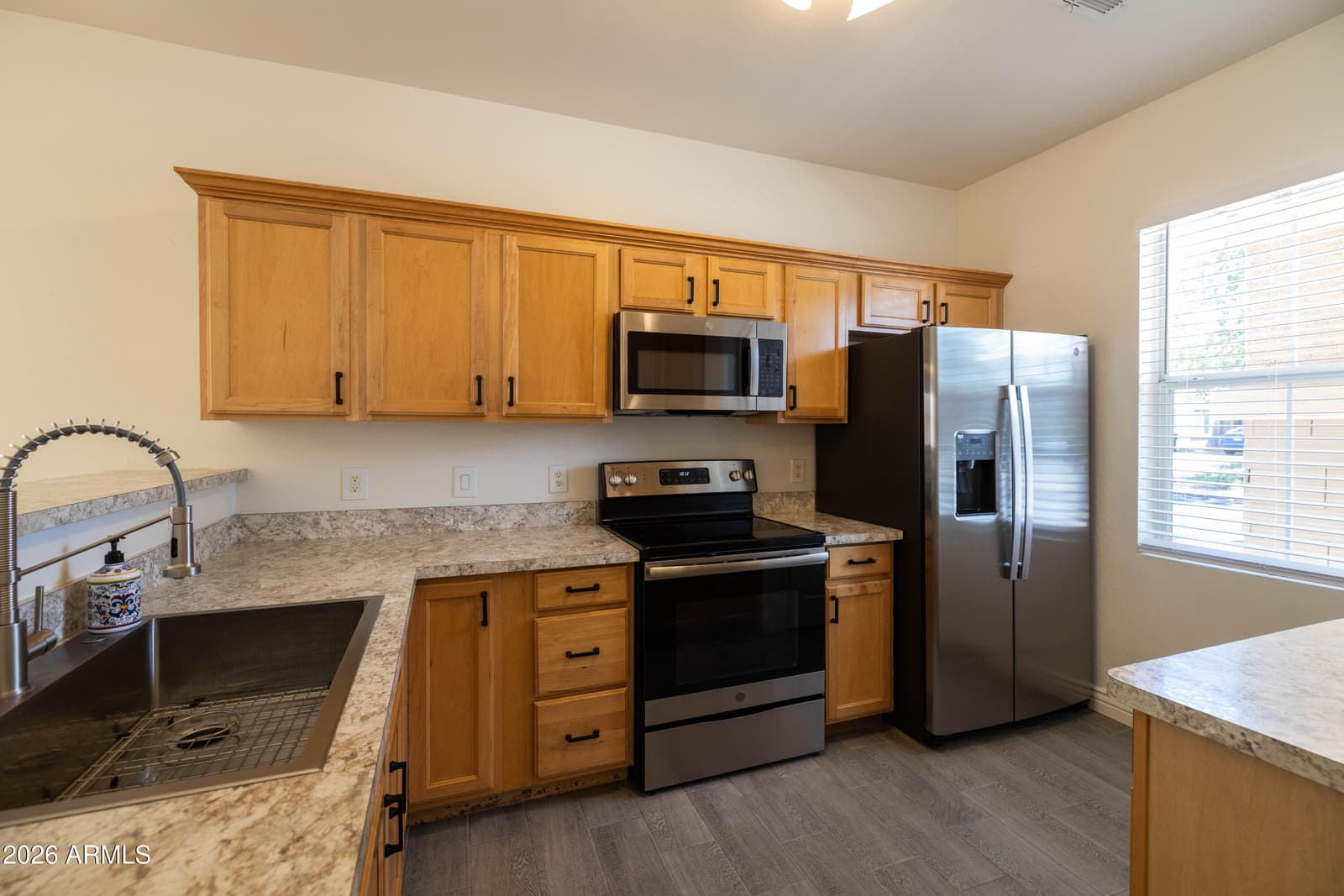 2242 S Barrington, Mesa, AZ 85209 — photo 9 of 34