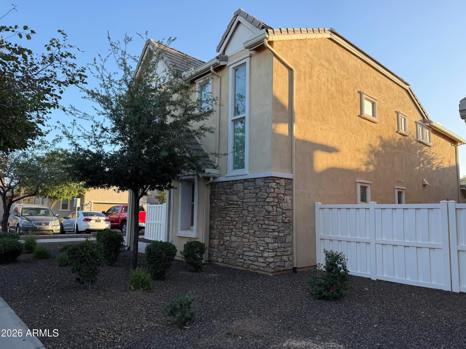 2275 S Agnes Lane, Gilbert, AZ 85295 — photo 3 of 25