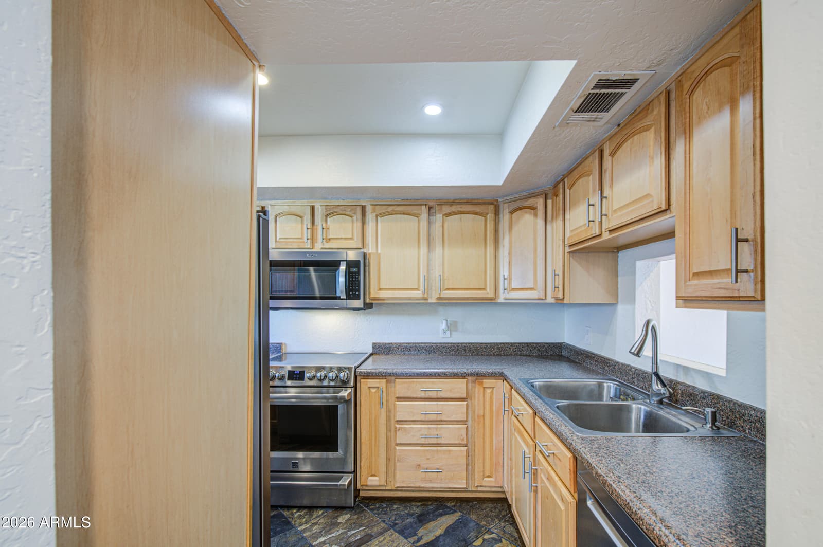 1530 S River Drive, Tempe, AZ 85281 — photo 13 of 32