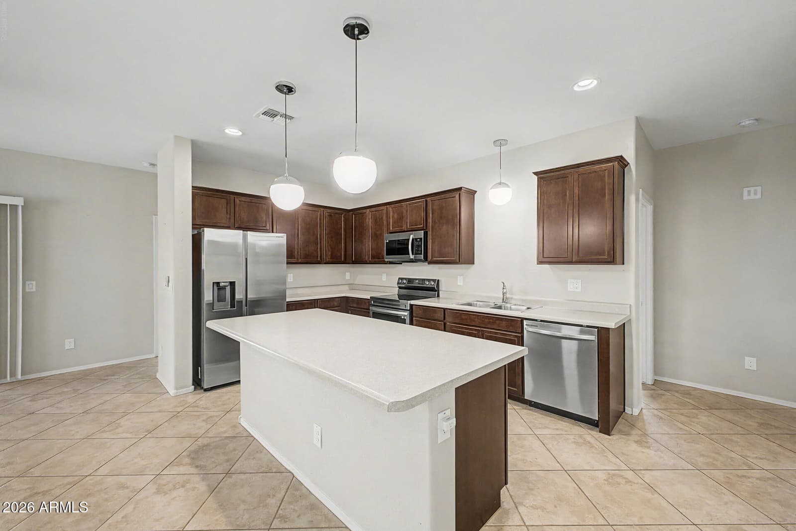 8873 N 71st Drive, Peoria, AZ 85345 — photo 10 of 37